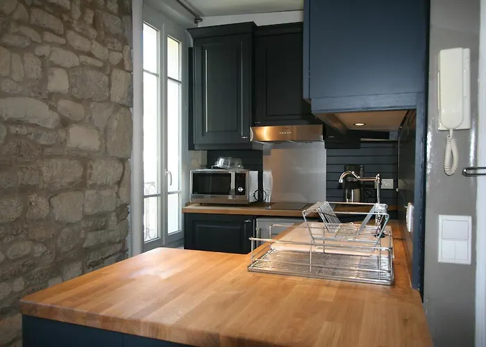 Appartamento Parisinteriorsrentals - Beautiful 2 Bdr Le Marais Notre Dame