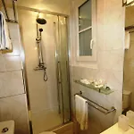 Appartement Parisinteriorsrentals - Beautiful 2 Bdr Le Marais Notre Dame