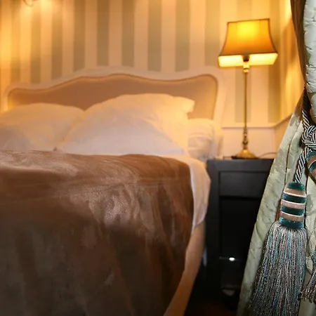 Appartement Parisinteriorsrentals - Beautiful 2 Bdr Le Marais Notre Dame *