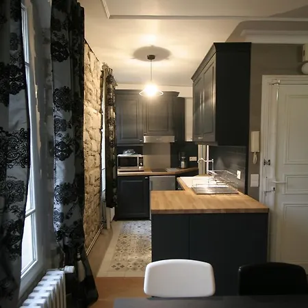 Apartamento Parisinteriorsrentals - Beautiful 2 Bdr Le Marais Notre Dame *